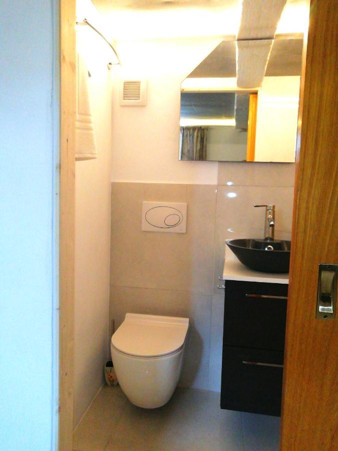 Kleines Studio Im Eichenwaeldchen, 1 Zimmer Kueche Bad Friedrichsgrun Esterno foto