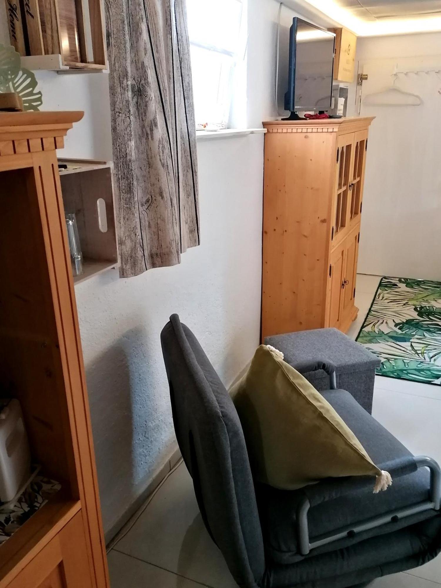Kleines Studio Im Eichenwaeldchen, 1 Zimmer Kueche Bad Friedrichsgrun Esterno foto